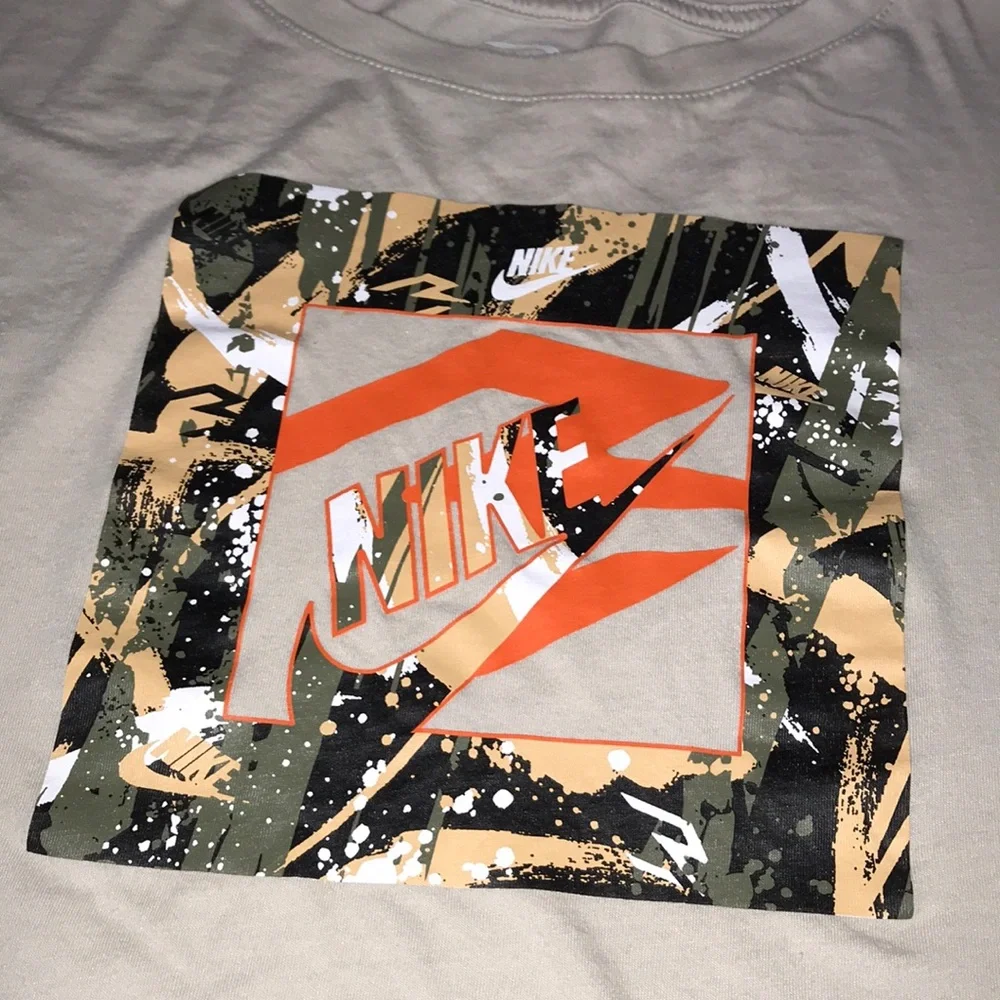 Nike short sleeve